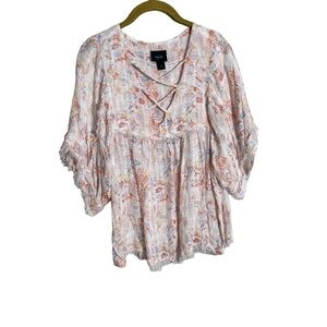 Buckle Daytrip Floral Criss Cross Neckline Blouse XS